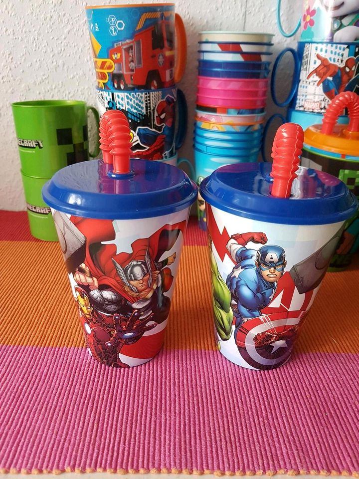 Marvel Avengers Trinkbecher mit Halm in Rheine