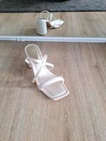 Brautschuhe -Creme NEU Nordrhein-Westfalen - Altena Vorschau