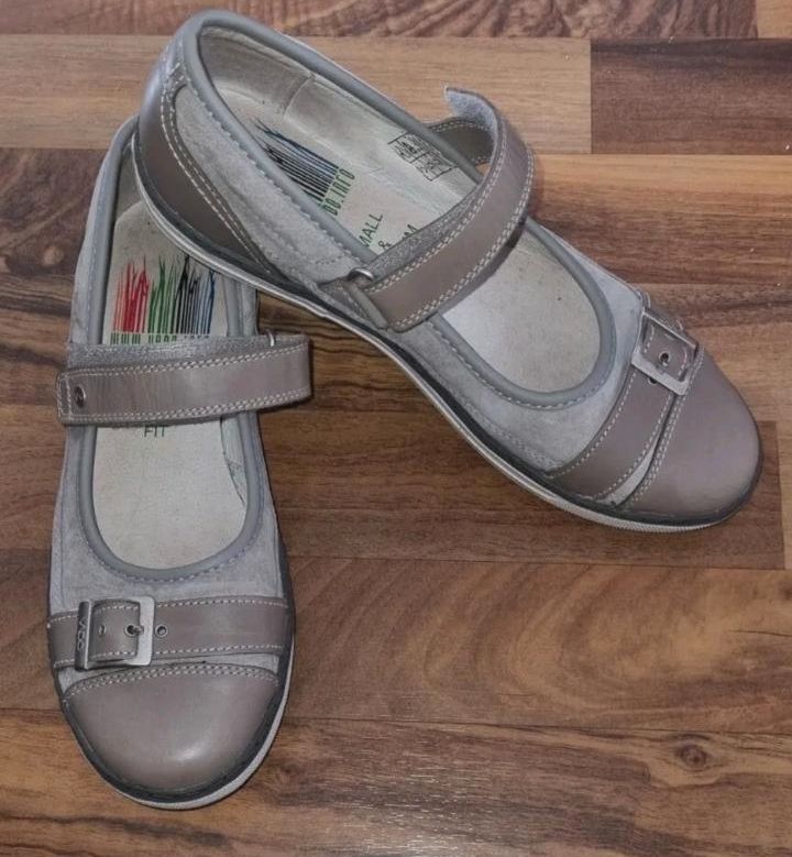 VADO schöne Damen Schuhe Gr. 38 Leder Ballerinas NEUWERTIG! in Hanau