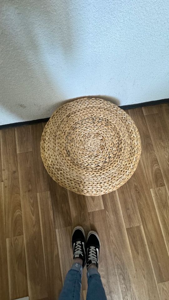 Hocker aus Rattan in Dormagen