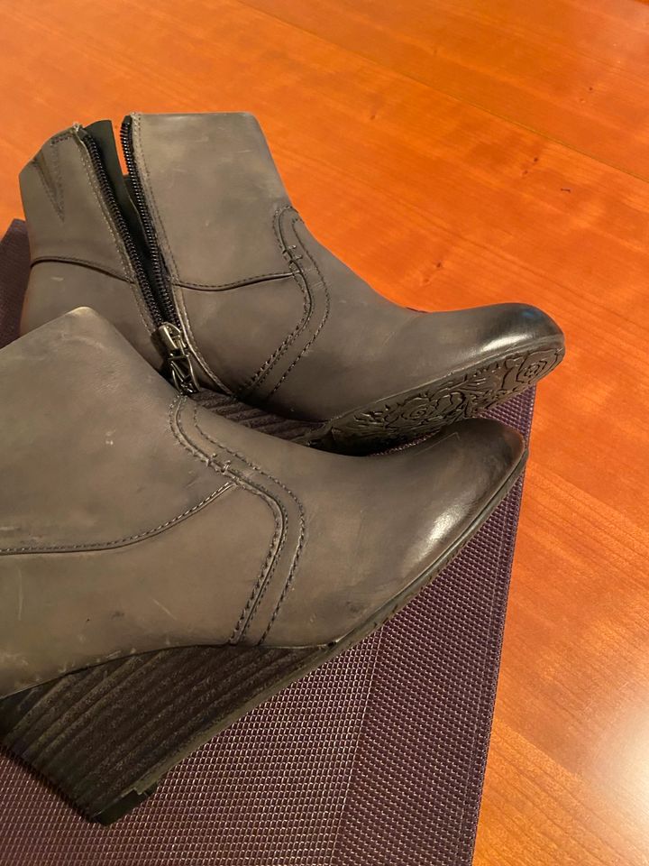 Stiefelette von Tamaris Größe 39 Neu in Ulm