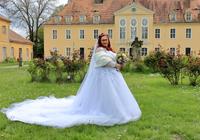 Brautkleid A -Linie mit Perlen- und Pailettenstickereien Gr. 48 Sachsen - Riesa Vorschau