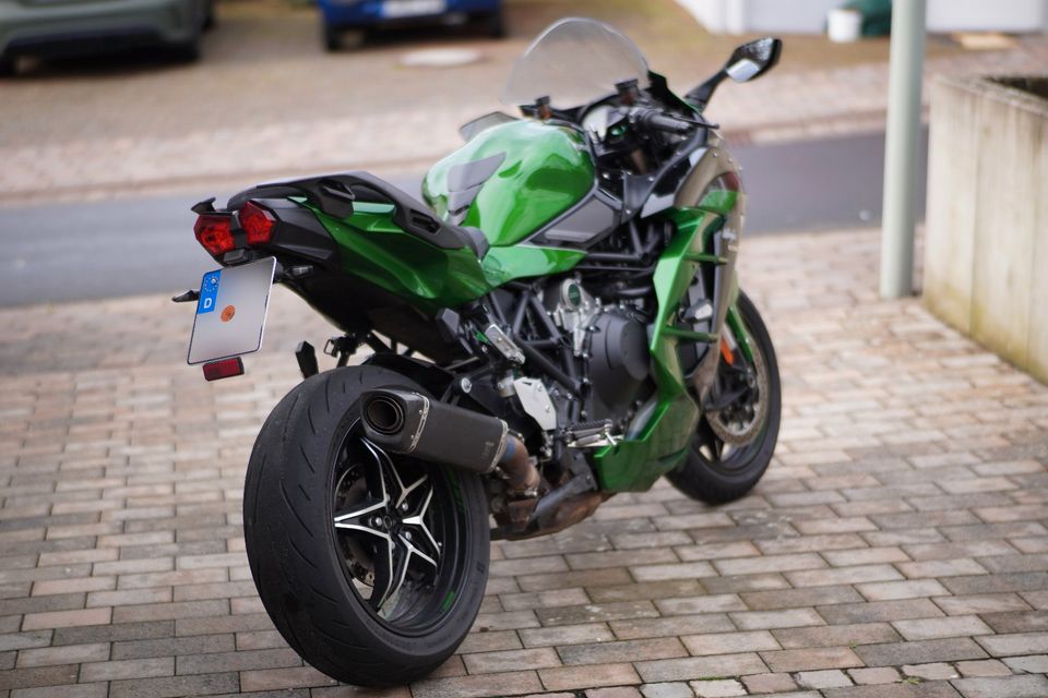 Kawasaki Ninja H2 SX SE in Büdingen