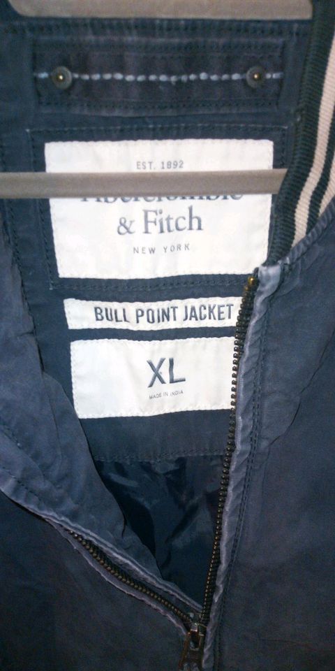 College Jacke Abercrombie &Fitch in Duisburg