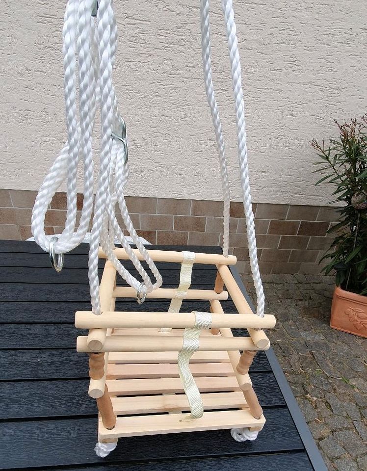 Kinderschaukel Gitterschaukel Babyschaukel Holz neu in Wurzen