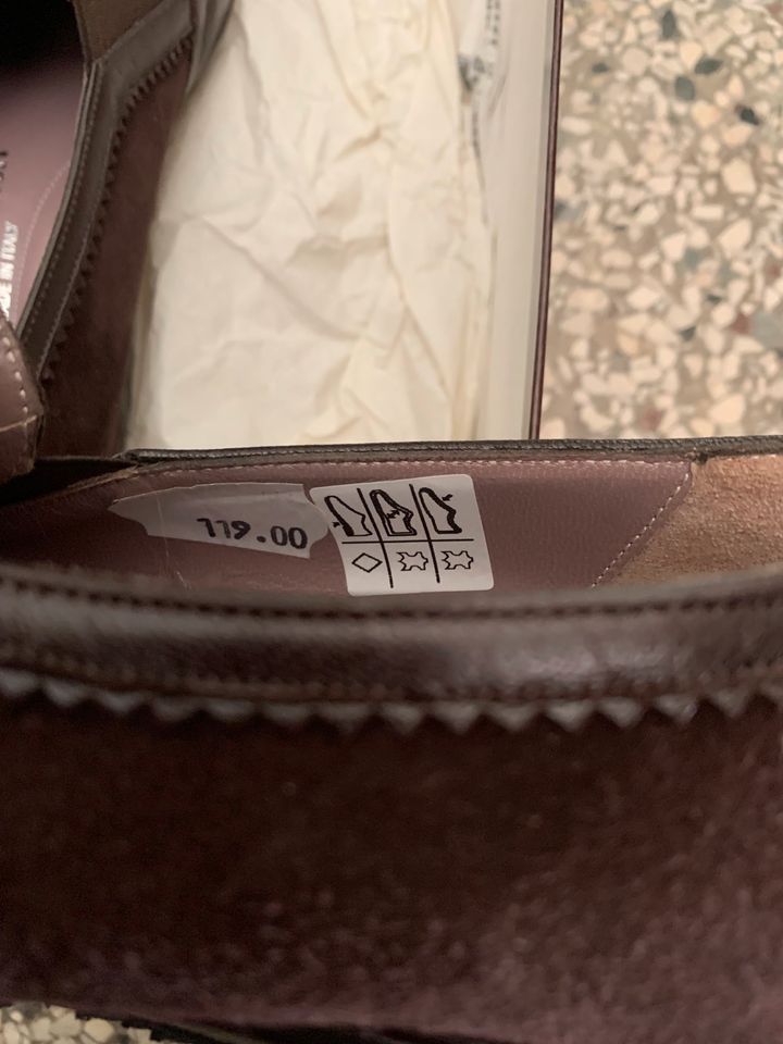 Damen Schuhe 38.5 Gr echtes Leder Braun Farbe in Schönkirchen