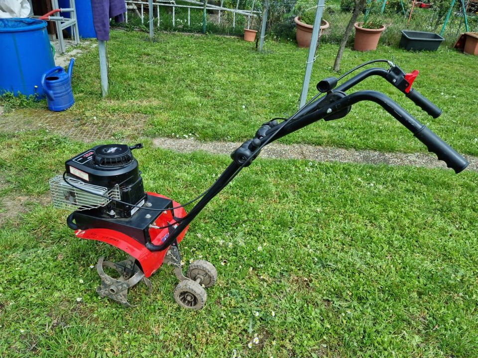 sehr gut erhaltene Gartenfräse in Graben-Neudorf