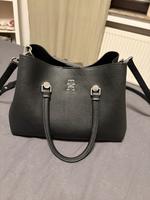 Handtasche Tommy Hilfiger Rheinland-Pfalz - Katzwinkel (Sieg) Vorschau