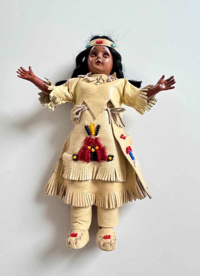 Vintage Native American Indian Doll Papoose Baby 1960 Carlson in Bielefeld