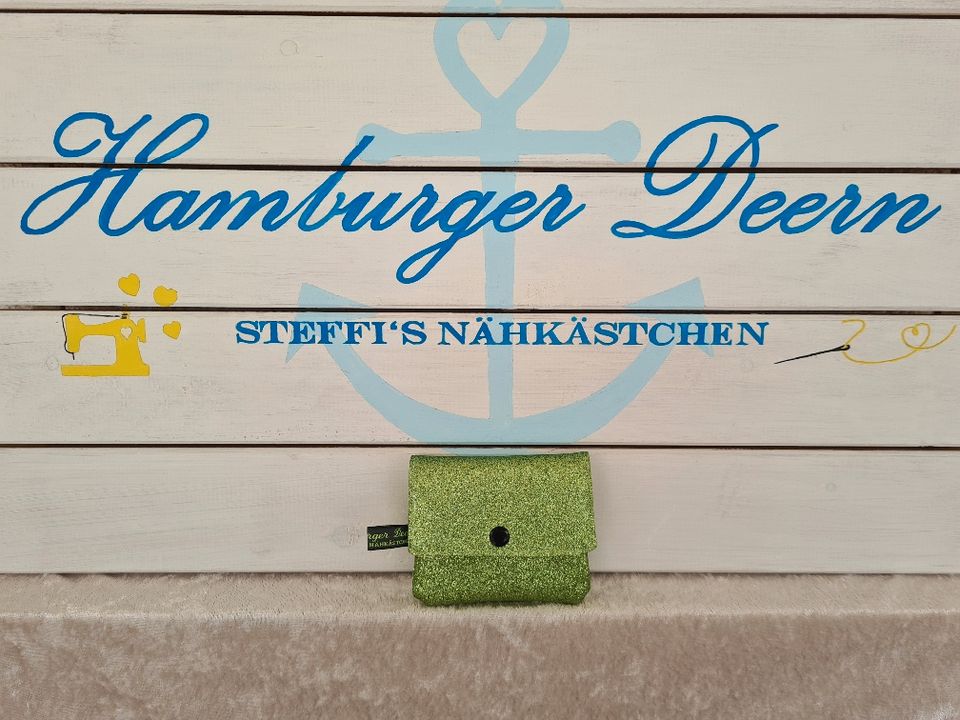 Geldbörse „Little“ Glitzer türkis oder grün in Hamburg