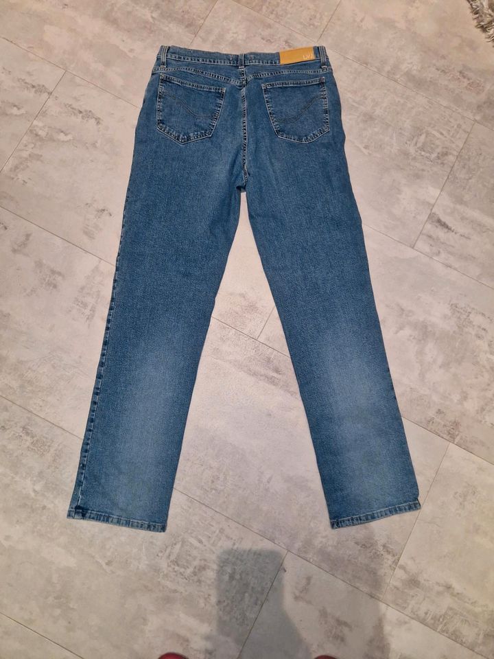 LVJ Jeans Hose mit Strass steinen.. W 34 gr40 in Essen