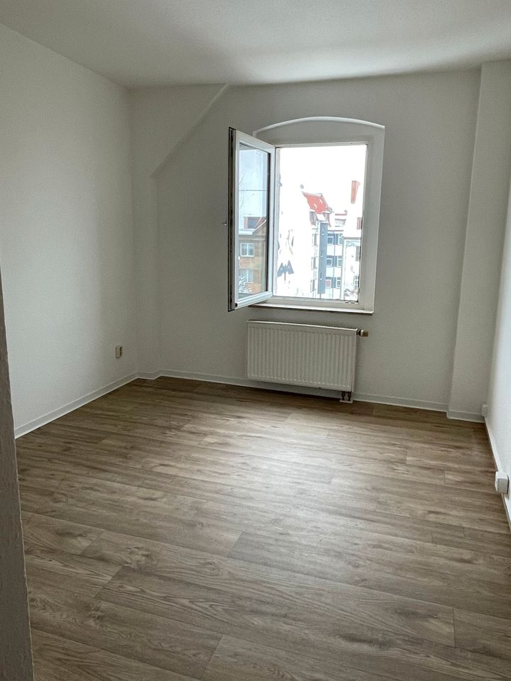 +++Kompakte 3-Raum-Wohnung mit großem Balkon+++ in Halle