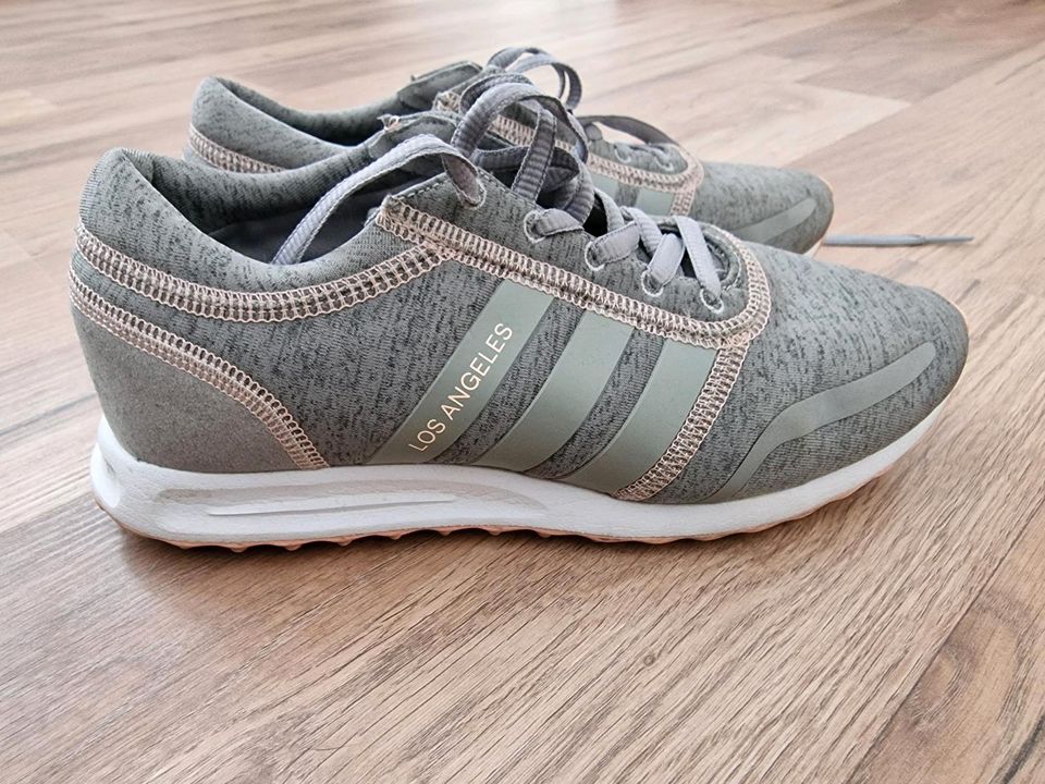 Adidas Schuhe in Kottenheim