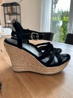 UGG Keilabsatz Sandalen Schuhe Leder Gr. 38 Nordrhein-Westfalen - Nettetal Vorschau