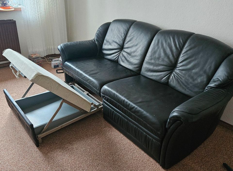 Ledercouch 2 Sitzer ausziehbar in Leipzig