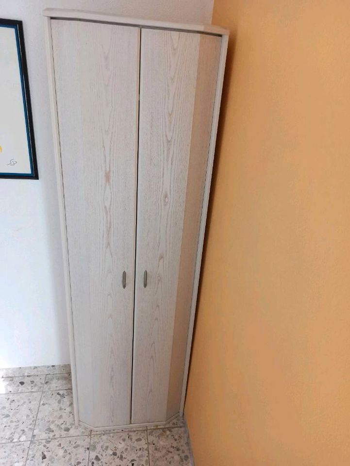 Garderobe Schrank Kleiderschrank B60 T40 H195 Holz weiß in Dettenheim