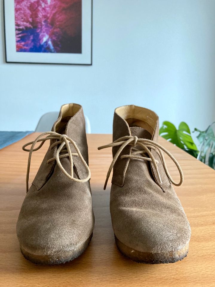 Braune Clarks Wallabee Keilstiefelette in Frankfurt am Main