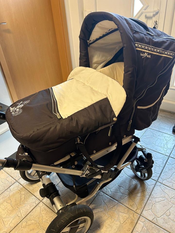 Babywelt Kinderwagen 360 grad drehbar in Hamburg