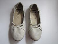 Ballerina von BAMA Mary Jane Stil Leder beige 40 wie neu Hessen - Künzell Vorschau