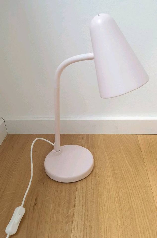 Schreibtischlampe IKEA FUBBLA rosa in Waren (Müritz)