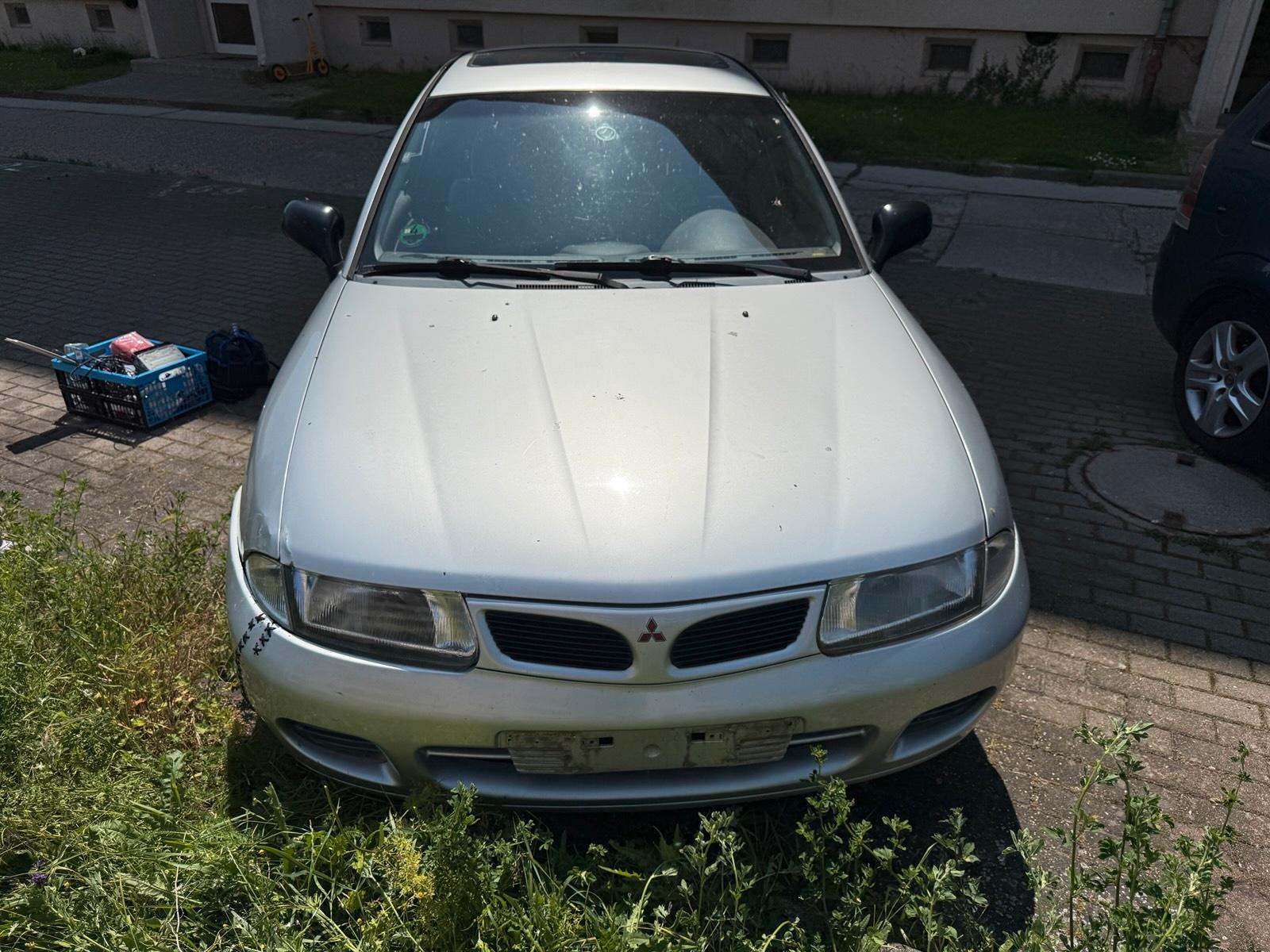 Abbildung des Autos Mitsubishi Carisma