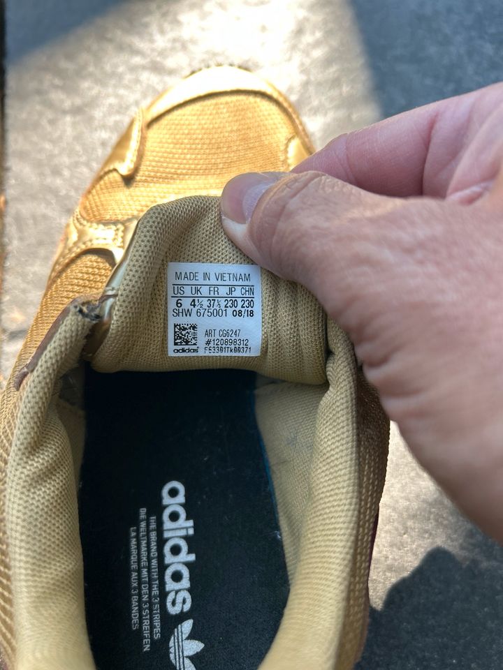 Adidas Sneaker Gold Gr. 37 US 6, guter Zustand in Pattensen