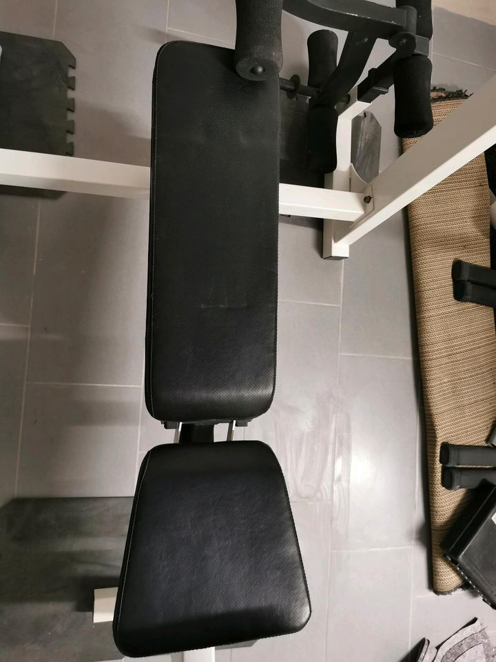 Hantelbank Fitnesstrainer Home Gym Langhantelanlage in Oberhausen