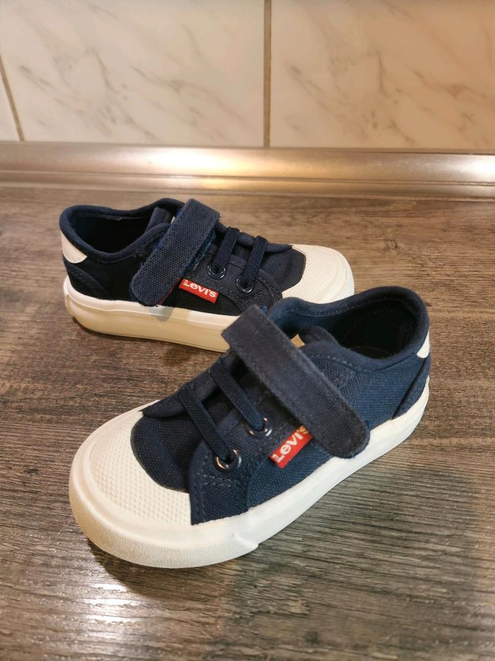 Schuhe Sneaker Levi's blau festlich Weihnachten Hochzeit Taufe in Wülfrath