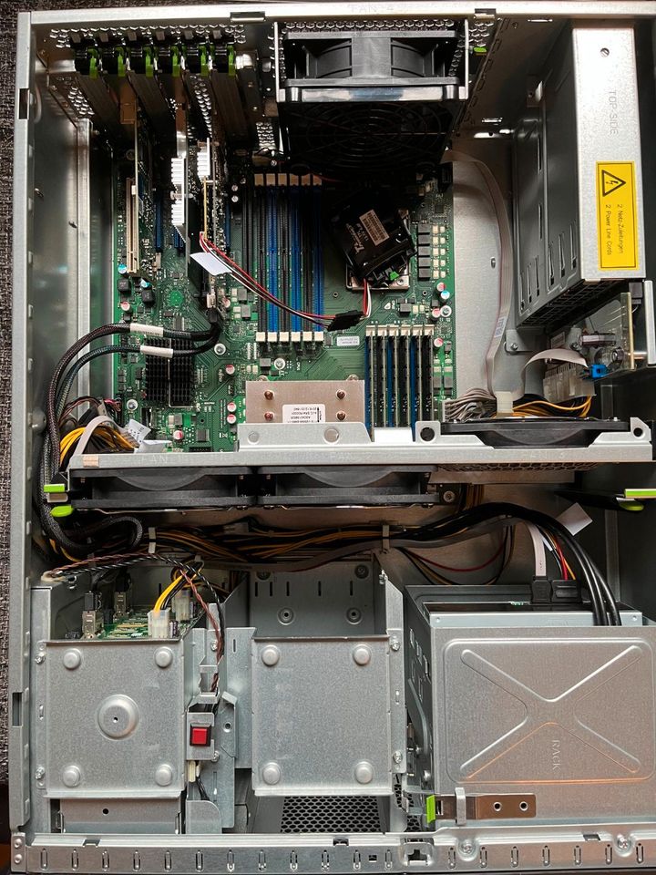 Fujitsu Server TX2540 M1; 1x Xeon E5-2430; 96GB RAM;8x600GB SAS in Gerbrunn
