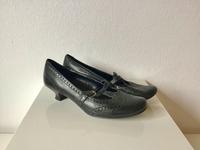 Tamaris Pumps schwarz hochwertig Leder Schuhe Größe 39 Bayern - Ustersbach Vorschau