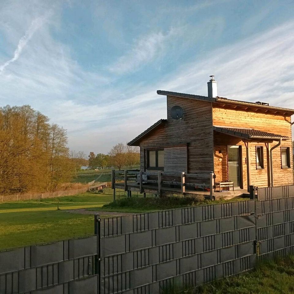 Holzhaus Tinyhouse Ökohaus mit Seeblick auf großem Grundstück in Ventschow