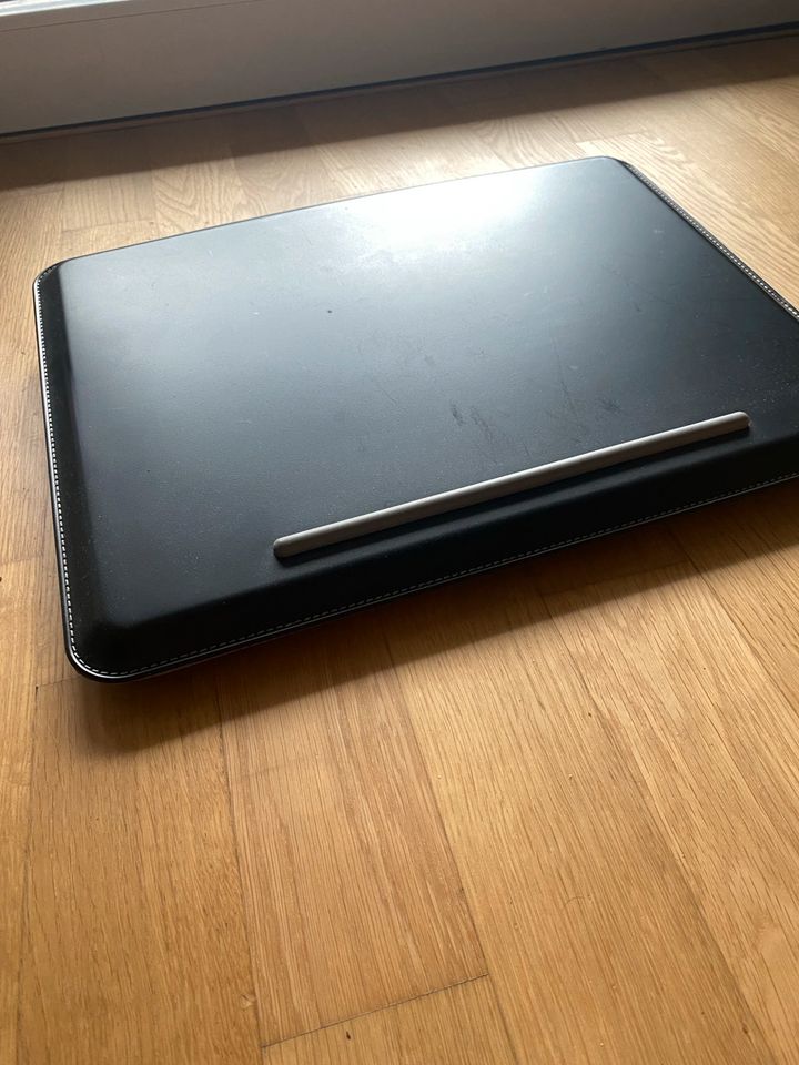 Laptopkissen in schwarz grau in Düsseldorf