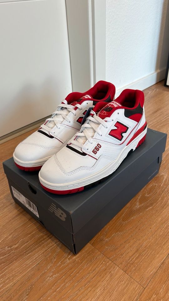 New Balance 550 white/red | 45,5/11,5 in Bielefeld