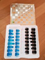 Schachspiel aus Glas und Spiegel in blau schwarz, Schachset Nordrhein-Westfalen - Hilchenbach Vorschau