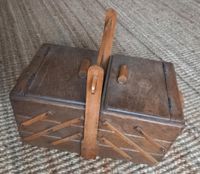 Holzkoffer Holz Nähkasten Nähkästchen Koffer Antik Handarbeit Niedersachsen - Aurich Vorschau