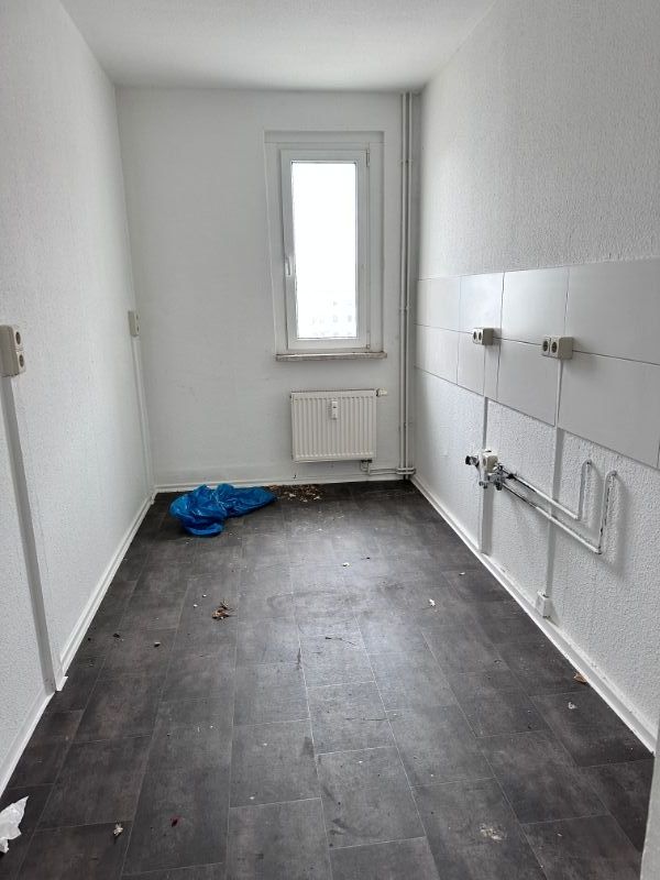 // Achtung - tolle 6 Raum Wohnung // 2 Bäder // 2 Balkone Kautionsfrei + + 2 Monate Kaltmietfrei in Hainichen