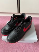 Nike Air Force One 1 Gr. 40 NEU schwarz/rot Unisex Feldmoching-Hasenbergl - Feldmoching Vorschau