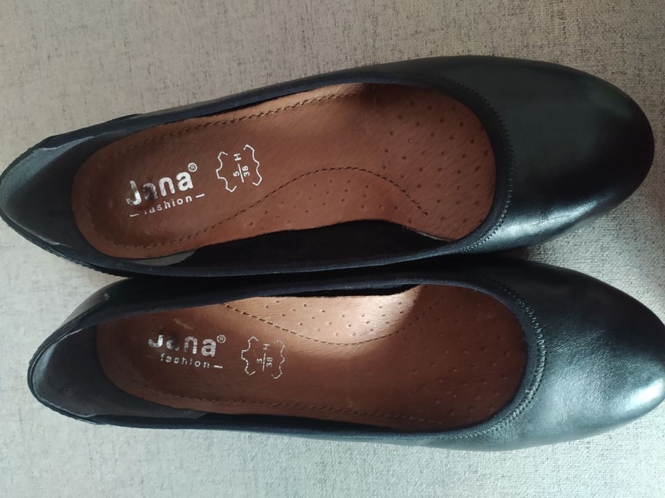 schwarze Pumps, Jana, Keilabsatz, Gr. 38 (5), Weite H in Berlin