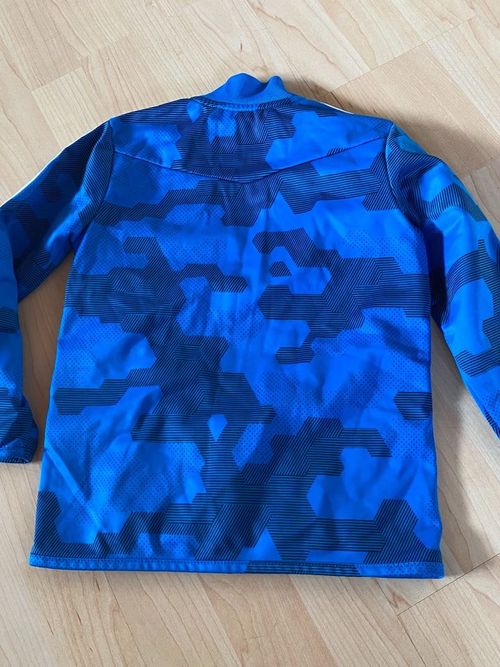 Adidas Camouflage sportjacke blau Gr. 116 in Stuttgart