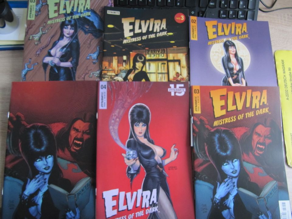 Elvira Mistress of Dark Comic in München