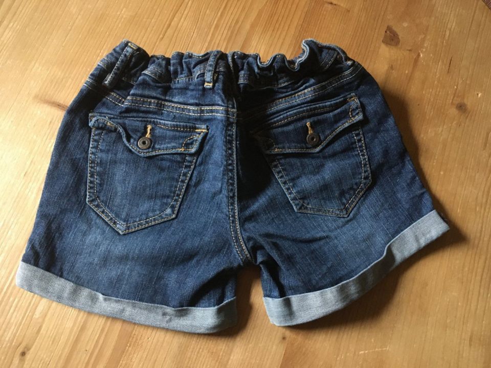 kurze, coole Jeans, ca. Gr. 158/164 mit verstellbarem Gummibund in Ziegelheim