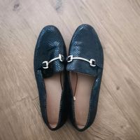 Schuhe Damenschuhe Loafer Gr 40 Schlangenmuster schwarz, von H&M, Frankfurt am Main - Rödelheim Vorschau