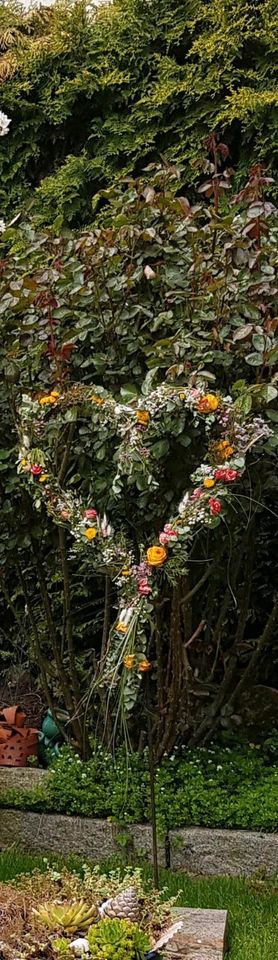 Herz Deko massiv, mit Blumenschmuck oder ohne, Hochzeit in Nürnberg (Mittelfr)