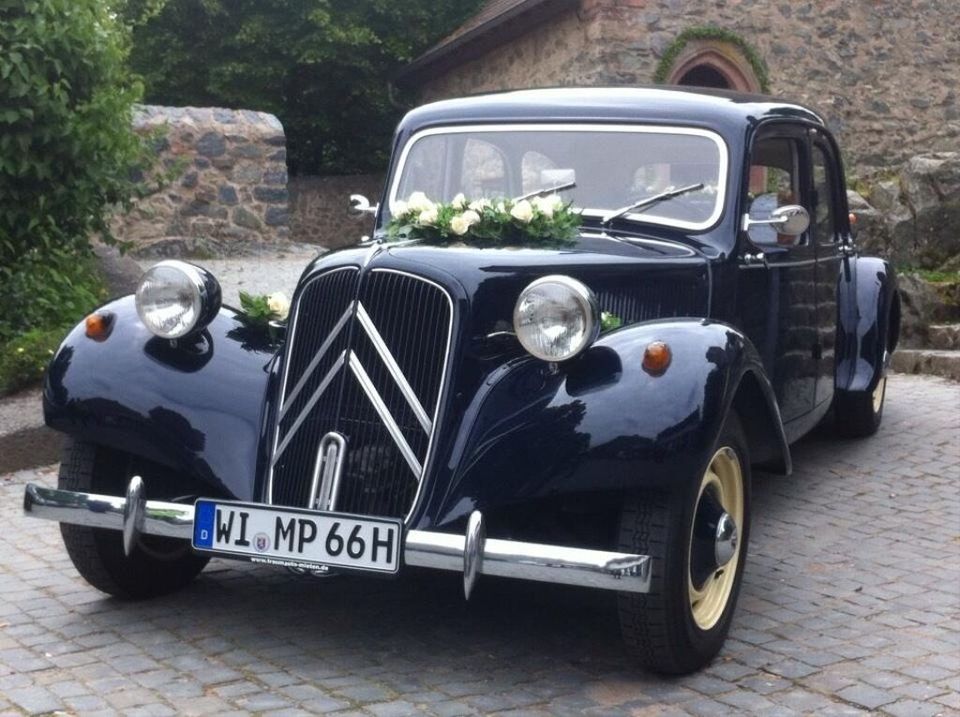 Oldtimer / Citroën 11CV als Hochzeitsauto mieten in Wiesbaden