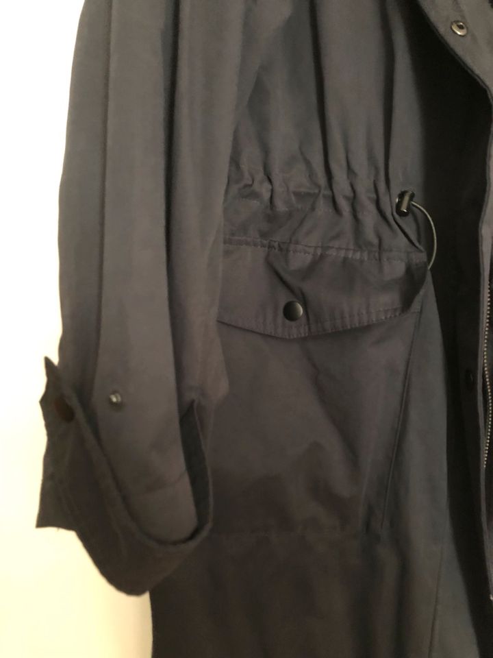 Mantel* Regenmantel* Windjacke* L 40 42 ZARA in Berlin