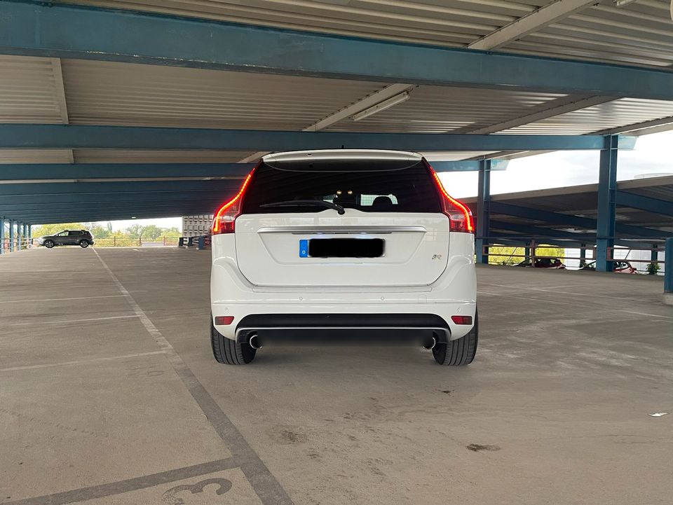 Volvo XC 60 D4 mit Standheizung in Karlsruhe