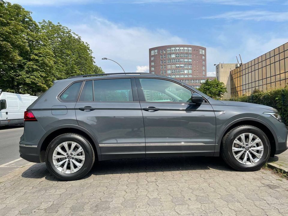 VW Tiguan 2023 Auto Mieten Autovermietung Ersatzwagen in Berlin