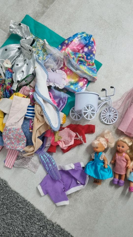 Barbie, Puppen, Zubehör, Kleidung in Amberg