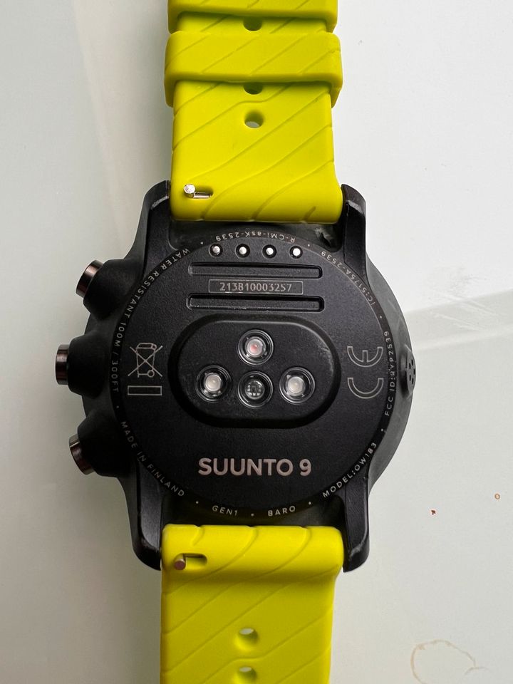 Suunto 9 Baro Titan Leder in Zwiesel