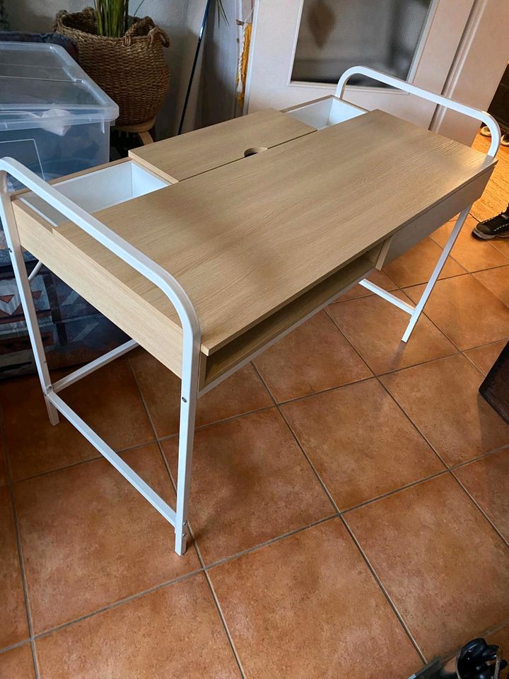 Schreibtisch B120 × H76 x T60 in Essen
